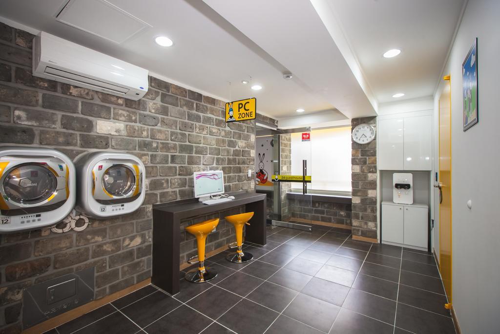 בוסאן 24 Guesthouse Haeundae Premier מראה חיצוני תמונה