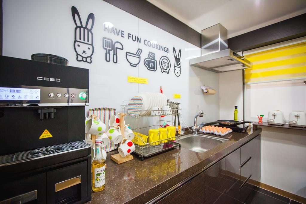 בוסאן 24 Guesthouse Haeundae Premier מראה חיצוני תמונה