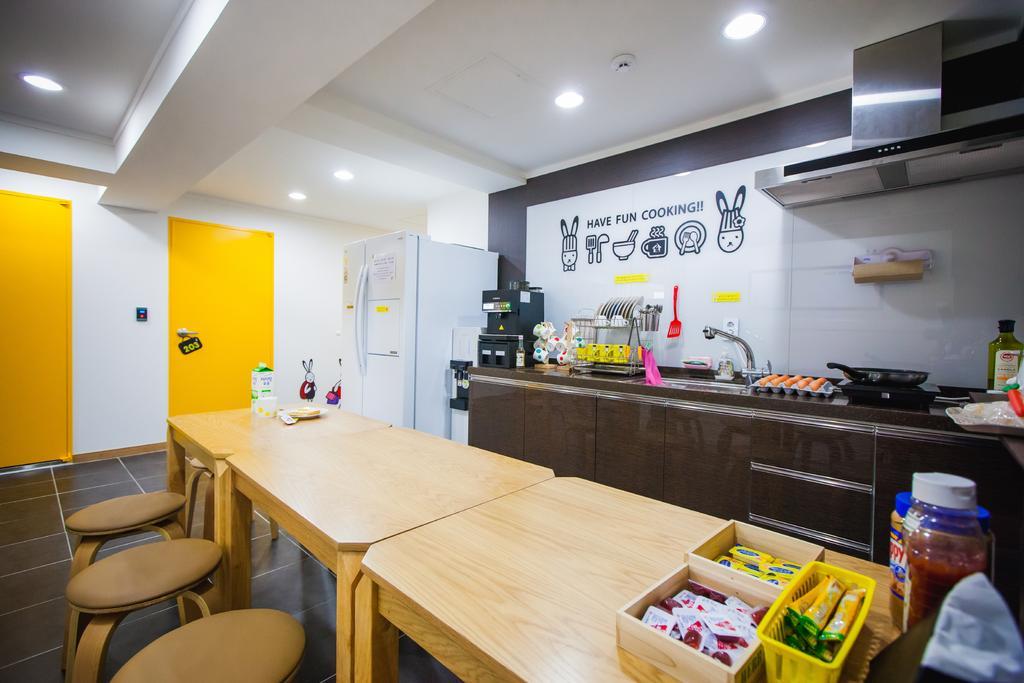 בוסאן 24 Guesthouse Haeundae Premier מראה חיצוני תמונה